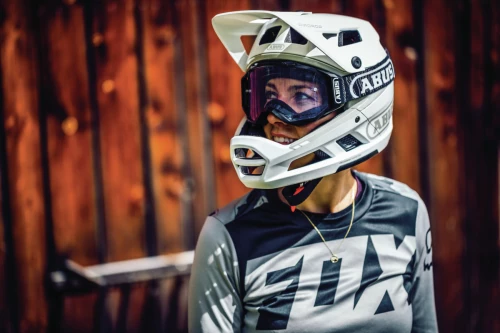 Abus AirDrop MIPS helmet